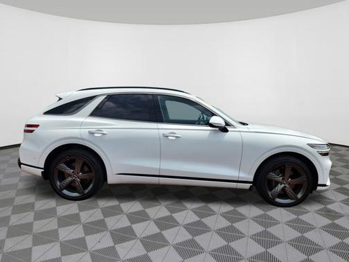 2024 Genesis GV70 2.5T