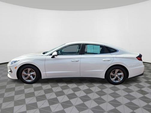 2022 Hyundai SONATA SE