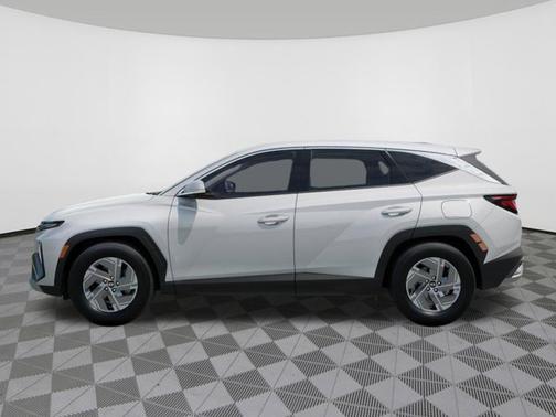 Creamy White Pearl 2026 Hyundai TUCSON Hybrid Blue SE