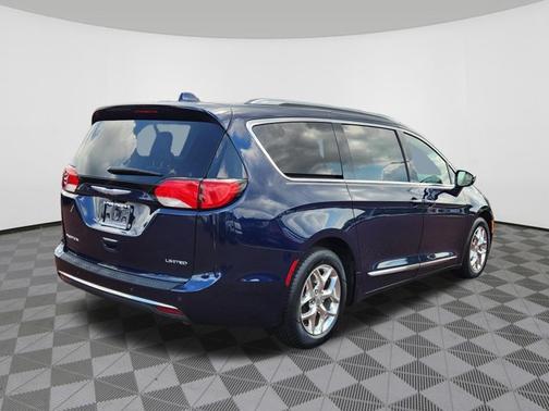 Jazz Blue Pearlcoat 2018 Chrysler Pacifica Limited