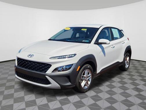 Lunar White 2023 Hyundai KONA SE