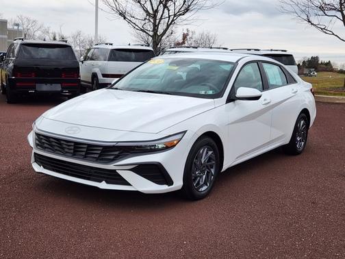 2024 Hyundai ELANTRA SEL