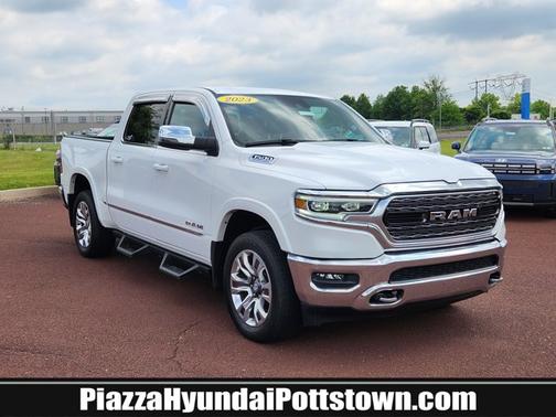 Bright White Clearcoat 2023 RAM 1500 Limited