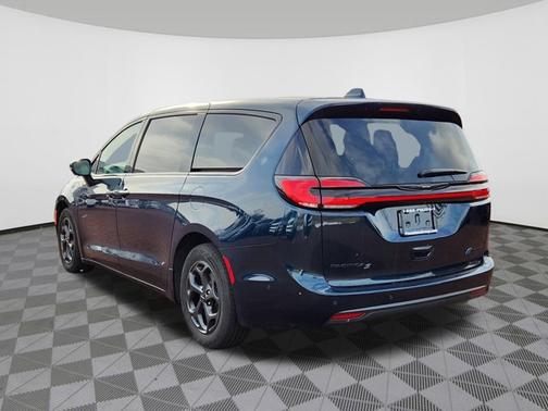 2022 Chrysler Pacifica Hybrid Limited