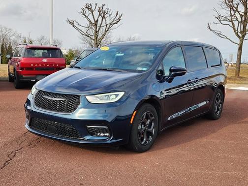 2022 Chrysler Pacifica Hybrid Limited