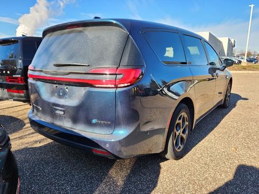 2022 Chrysler Pacifica Hybrid Limited