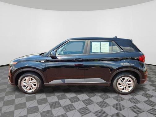 2022 Hyundai VENUE SE