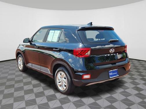2022 Hyundai VENUE SE