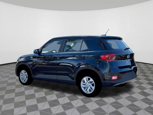Onyx Black 2026 Hyundai VENUE SE