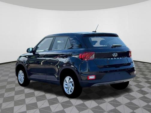 Onyx Black 2026 Hyundai VENUE SE