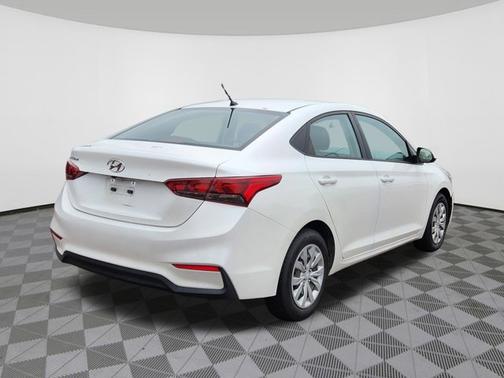 2019 Hyundai Accent SE