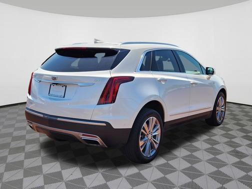 Crystal White Tricoat 2024 Cadillac XT5 AWD Premium Luxury