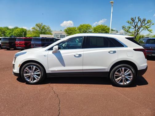 Crystal White Tricoat 2024 Cadillac XT5 AWD Premium Luxury