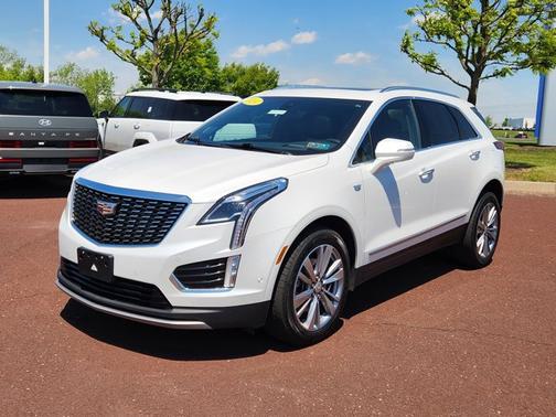 Crystal White Tricoat 2024 Cadillac XT5 AWD Premium Luxury