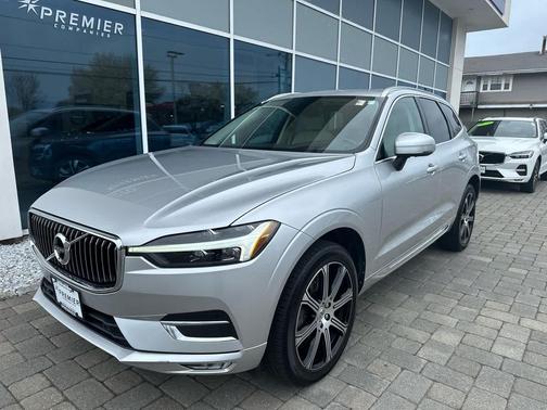 Bright Silver Metallic 2021 Volvo XC60 T6 Inscription