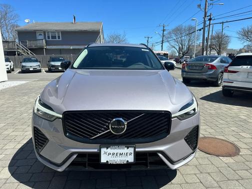 Aurora Silver 2026 Volvo XC60 B5 Plus