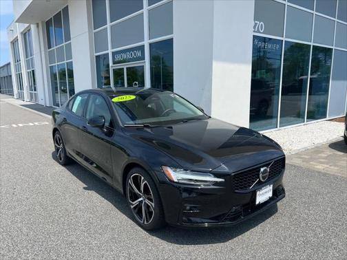 2025 Volvo S60 B5 Plus