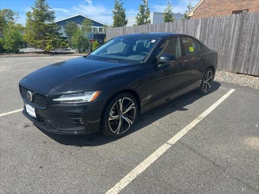 2025 Volvo S60 B5 Plus