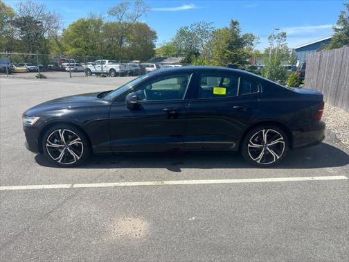 2025 Volvo S60 B5 Plus