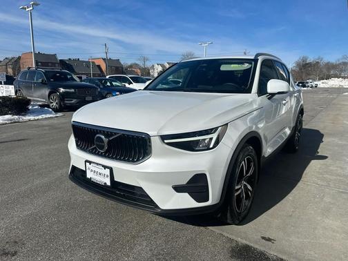 2023 Volvo XC40 B5 Core