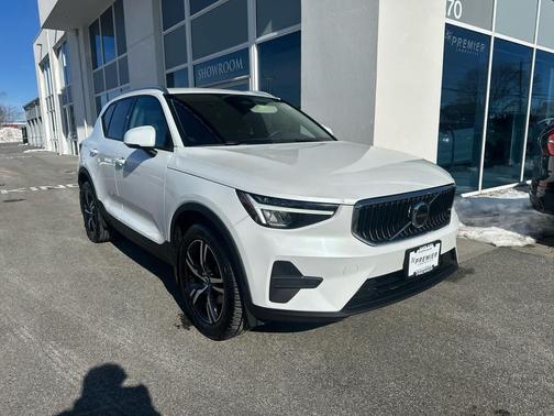 2023 Volvo XC40 B5 Core