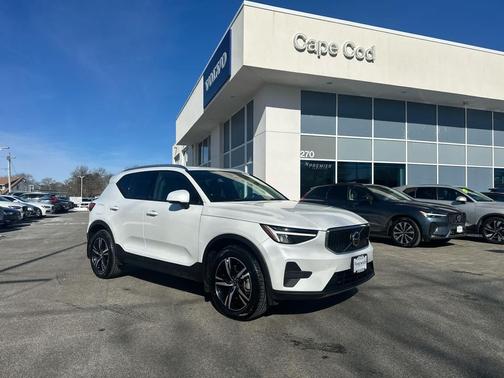 2023 Volvo XC40 B5 Core