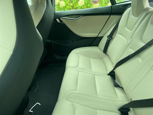 2020 Tesla Model S Long Range