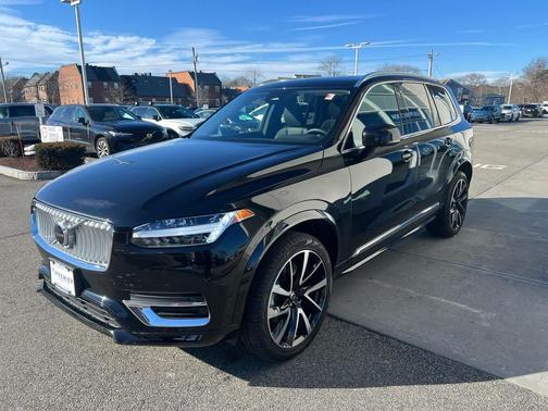 2024 Volvo XC90 B6 Plus Bright Theme 7-Seater