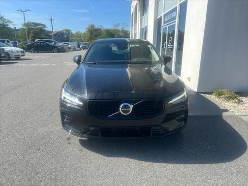 2025 Volvo S60 B5 Plus