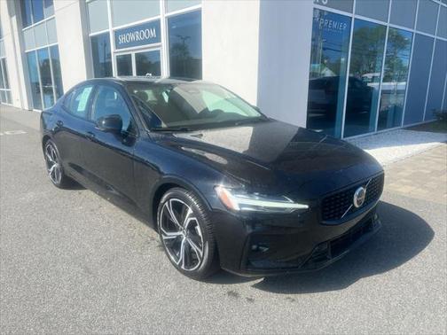 2025 Volvo S60 B5 Plus