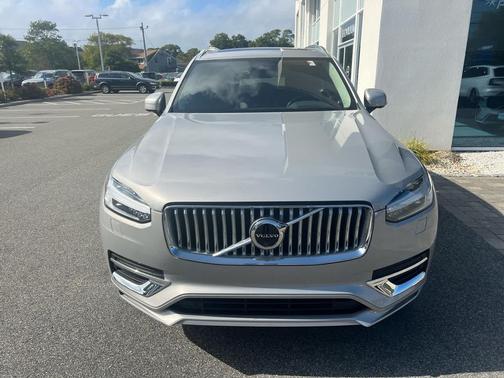 2025 Volvo XC90 B6 Plus 7-Seater