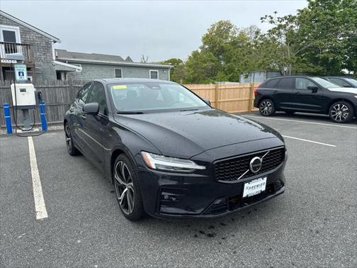 2025 Volvo S60 B5 Plus