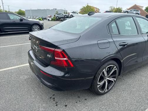 2025 Volvo S60 B5 Plus