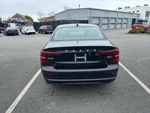 2025 Volvo S60 B5 Plus