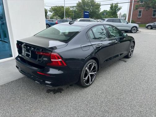 2025 Volvo S60 B5 Plus