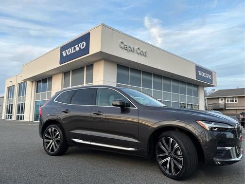 2023 Volvo XC60 B6 Ultimate Bright Theme