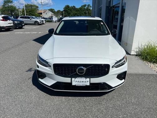 2025 Volvo S60 B5 Core