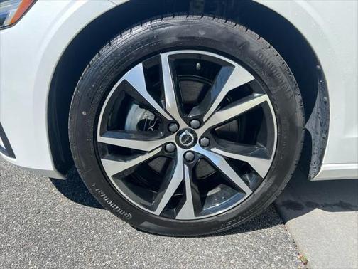 2025 Volvo S60 B5 Core