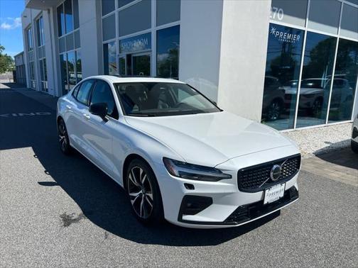 2025 Volvo S60 B5 Core