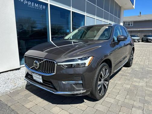 2023 Volvo XC60 B5 Plus Bright Theme