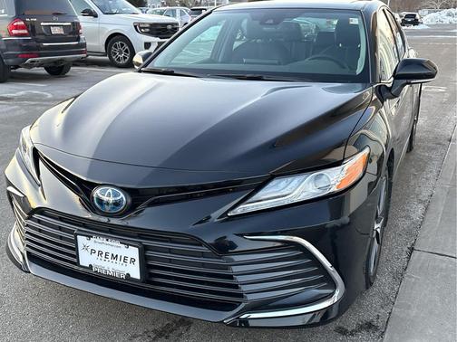 2024 Toyota Camry Hybrid XLE