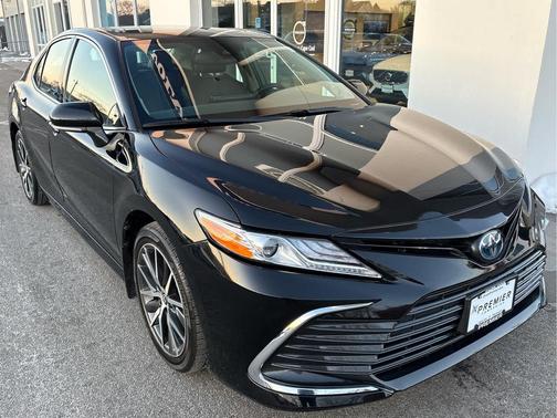 2024 Toyota Camry Hybrid XLE