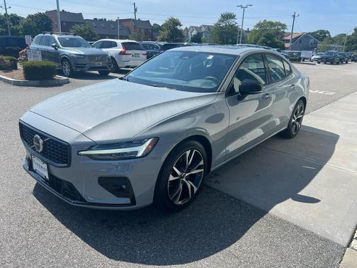 2025 Volvo S60 B5 Core