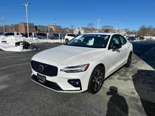 2025 Volvo S60 B5 Core