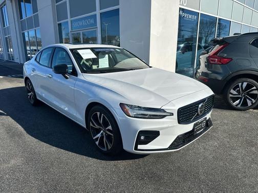 2025 Volvo S60 B5 Core