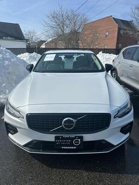 2025 Volvo S60 B5 Core