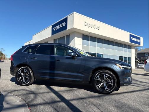 2022 Volvo XC60 B5 Momentum
