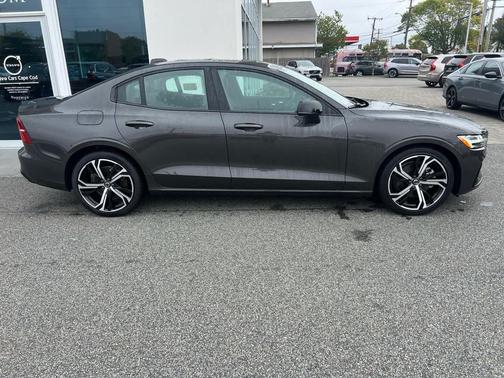 2025 Volvo S60 B5 Core