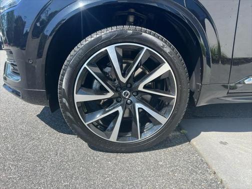 2023 Volvo XC90 B5 Plus