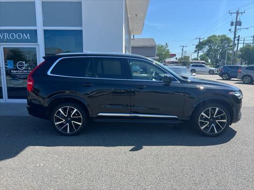 2023 Volvo XC90 B5 Plus